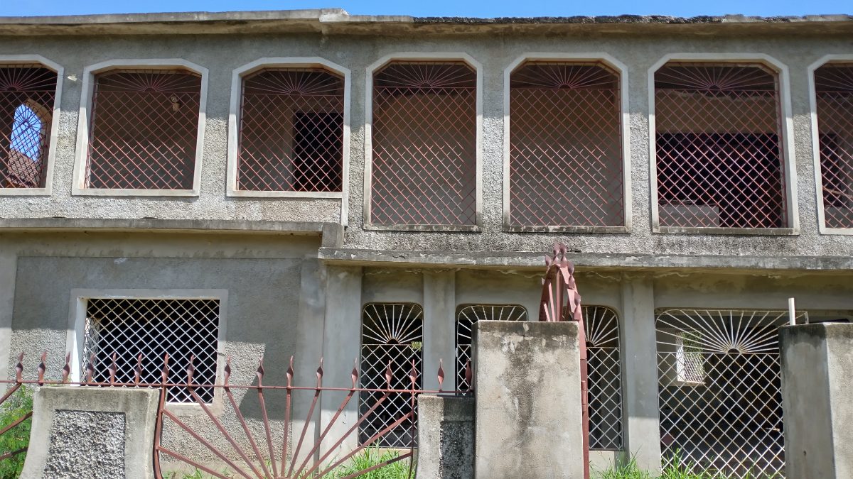 for sale ; TWO Storey house iin Bellevue Heights, near Green Acres…