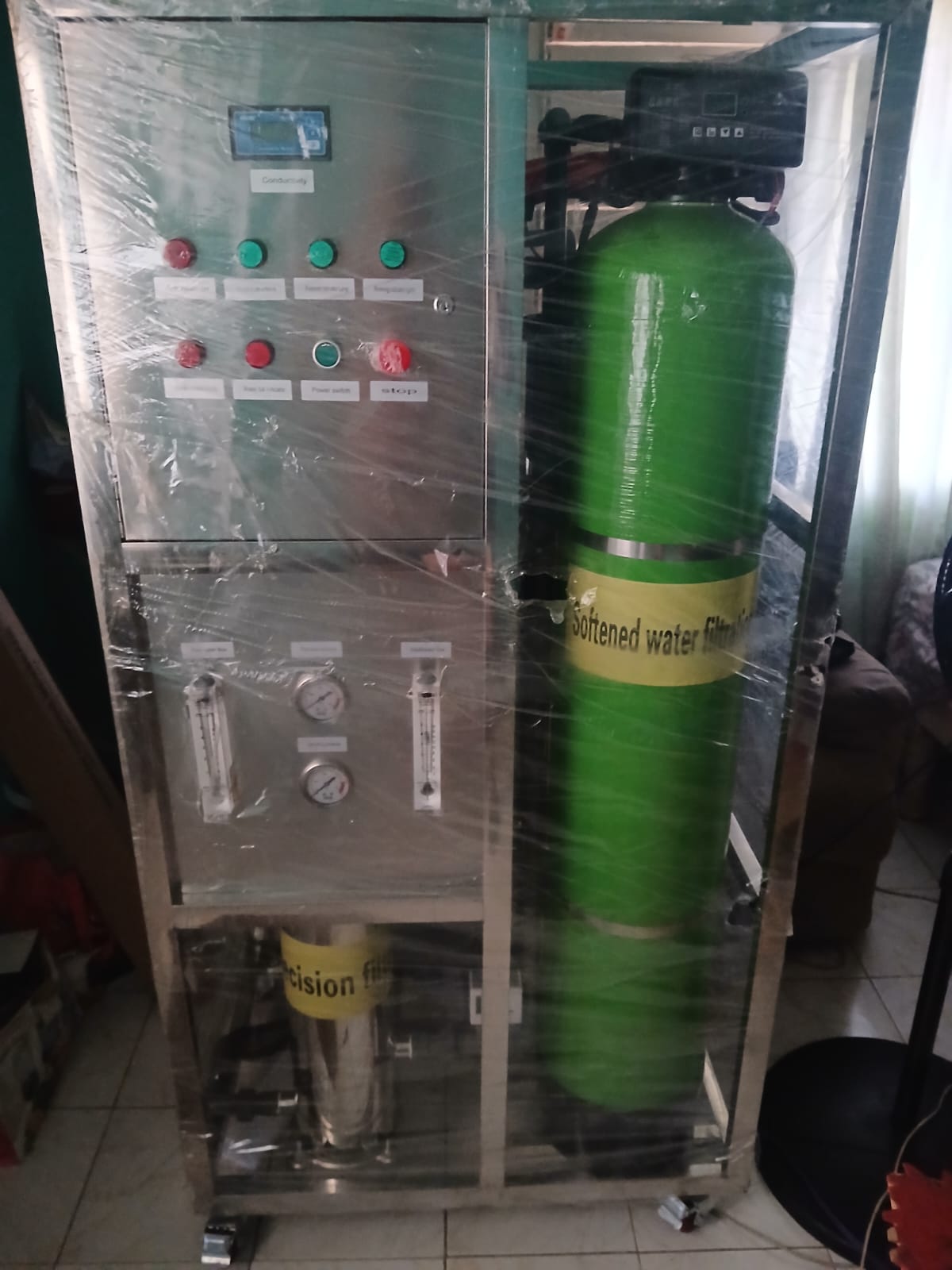 Reverse osmosis water filtration system + sink and 4 fossets photo 2