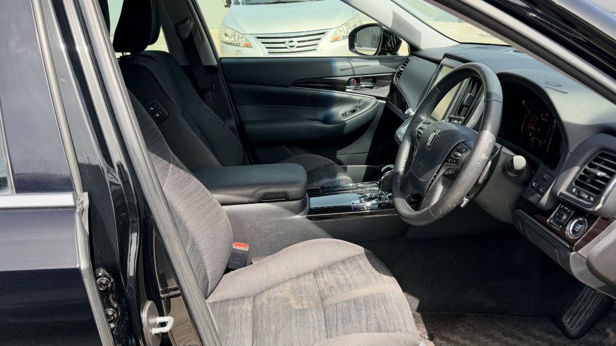 Toyota Crown Athlete S photo 4