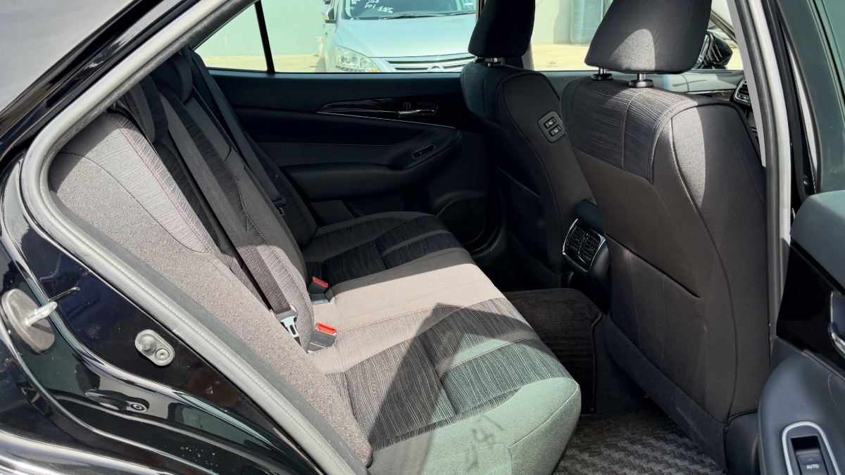 Toyota Crown Athlete S photo 5