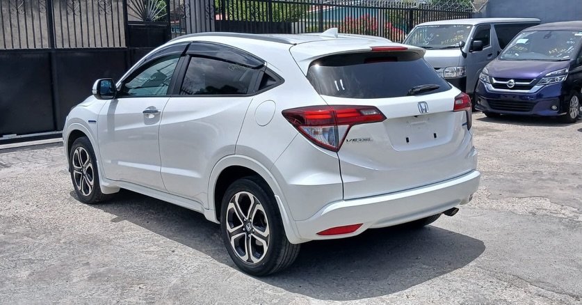 Honda Vezel Hybrid Z Grade photo 2