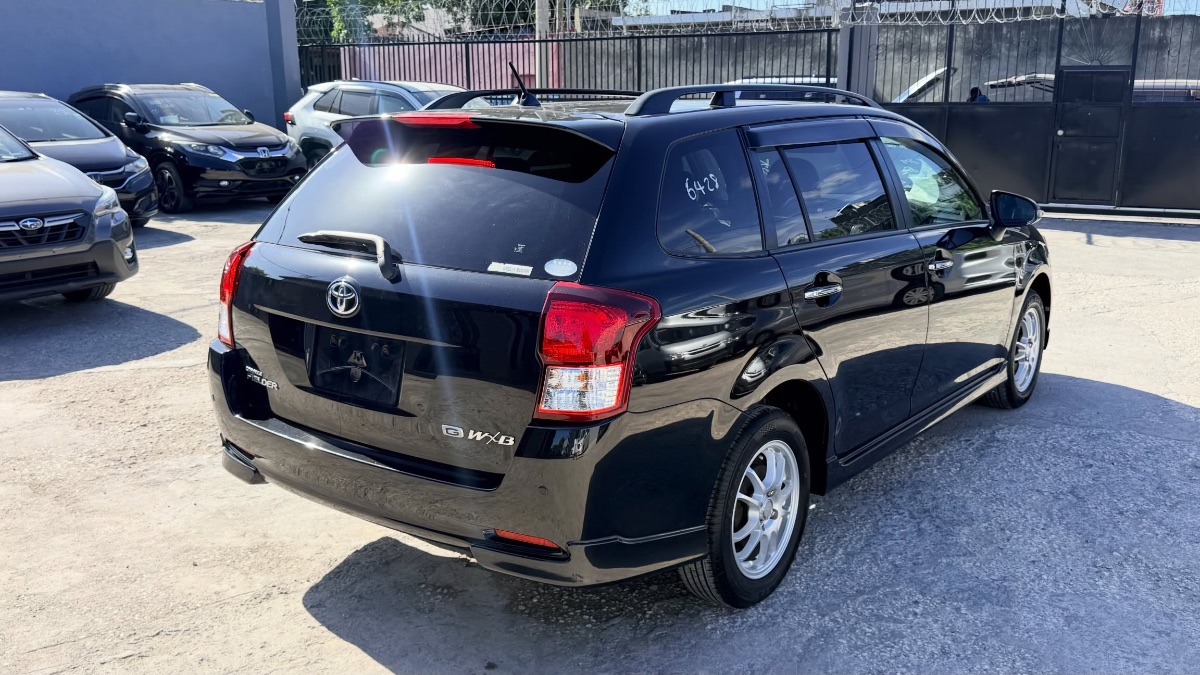 Toyota Corolla Fielder G WXB photo 2