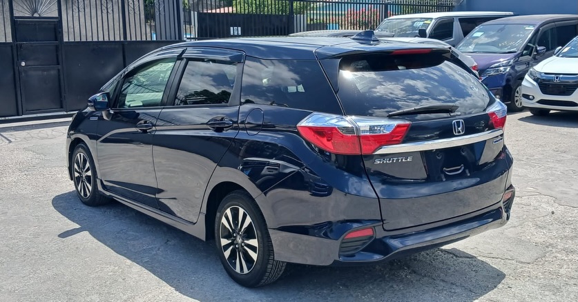 Honda fit Shuttle Z photo 2