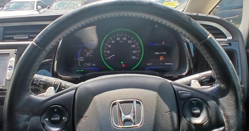 Honda fit Shuttle Z photo 3