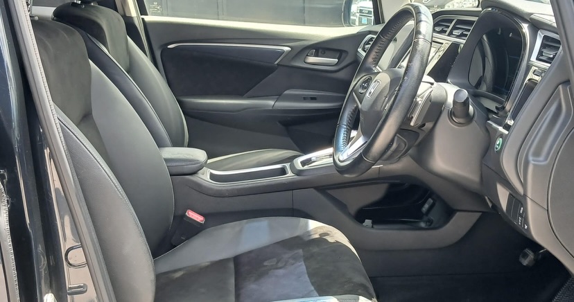 Honda fit Shuttle Z photo 5
