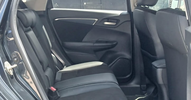 Honda fit Shuttle Z photo 6