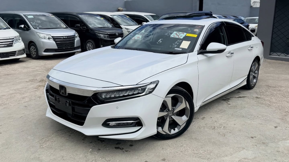 2021 Honda Accord Hybrid photo 1