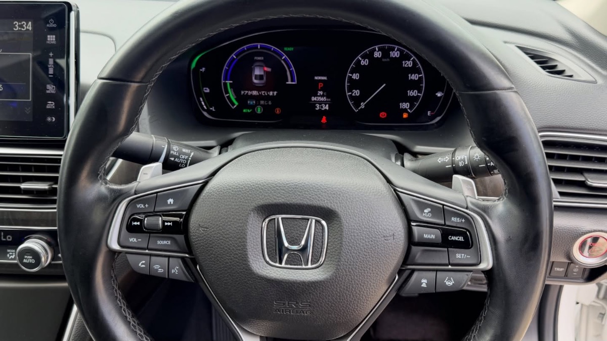 2021 Honda Accord Hybrid photo 2