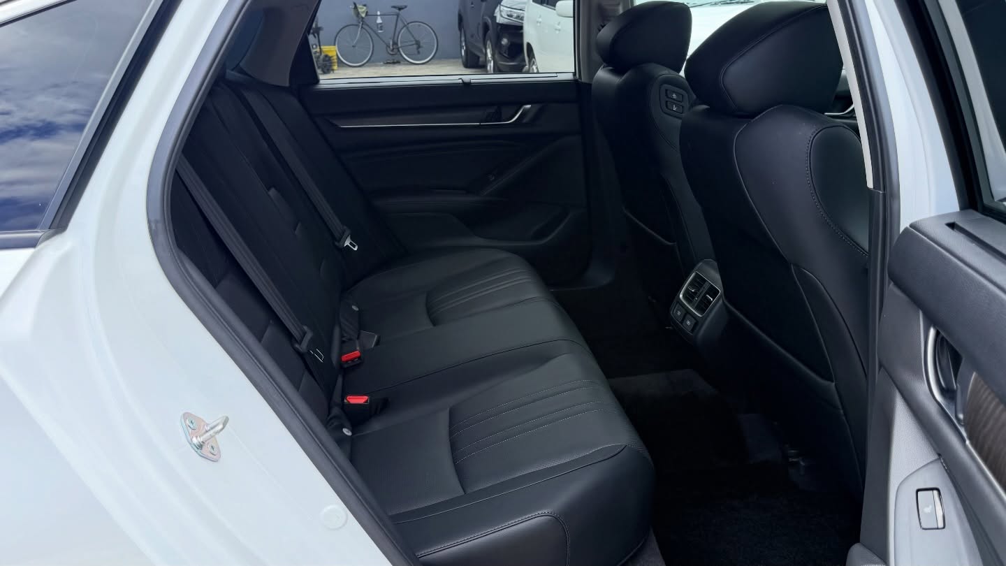 2021 Honda Accord Hybrid photo 4