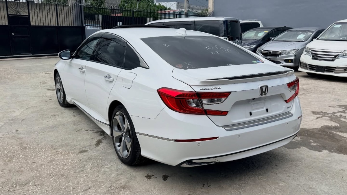2021 Honda Accord Hybrid photo 6