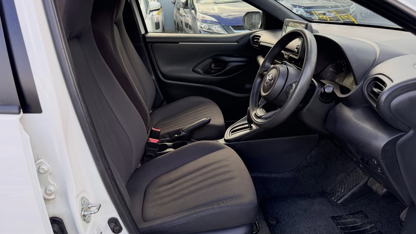 2021 Toyota Yaris photo 5