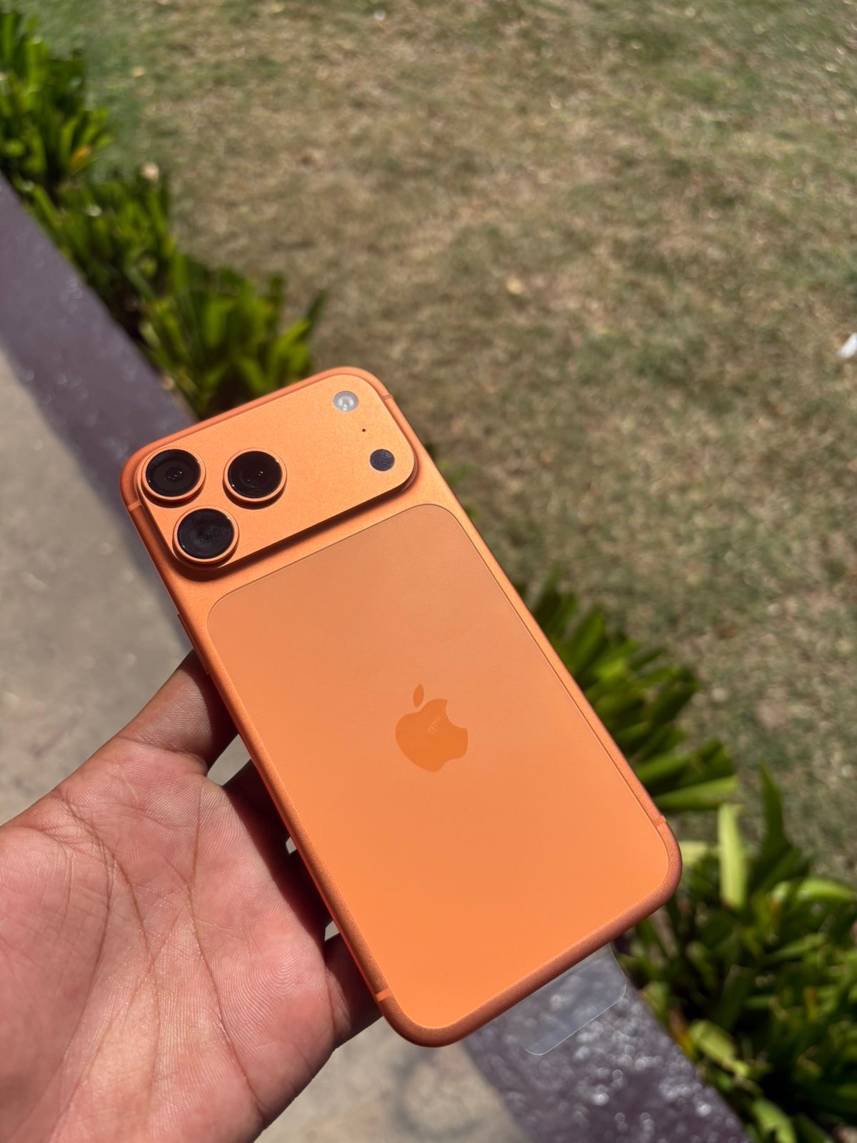 iPhone 17 Pro Max photo 2