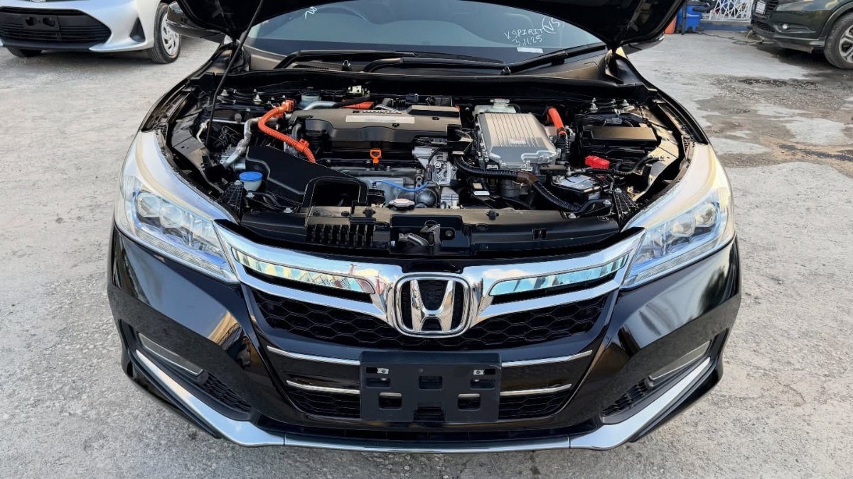 2015 Honda accord photo 2