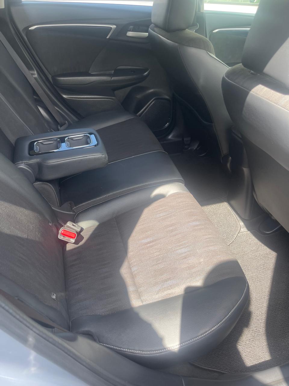 2015 Honda grace photo 3