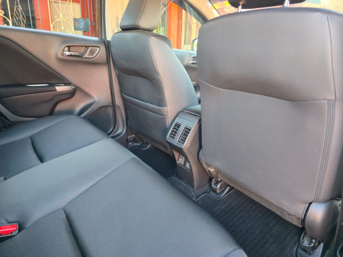 2015 Honda Grace photo 4