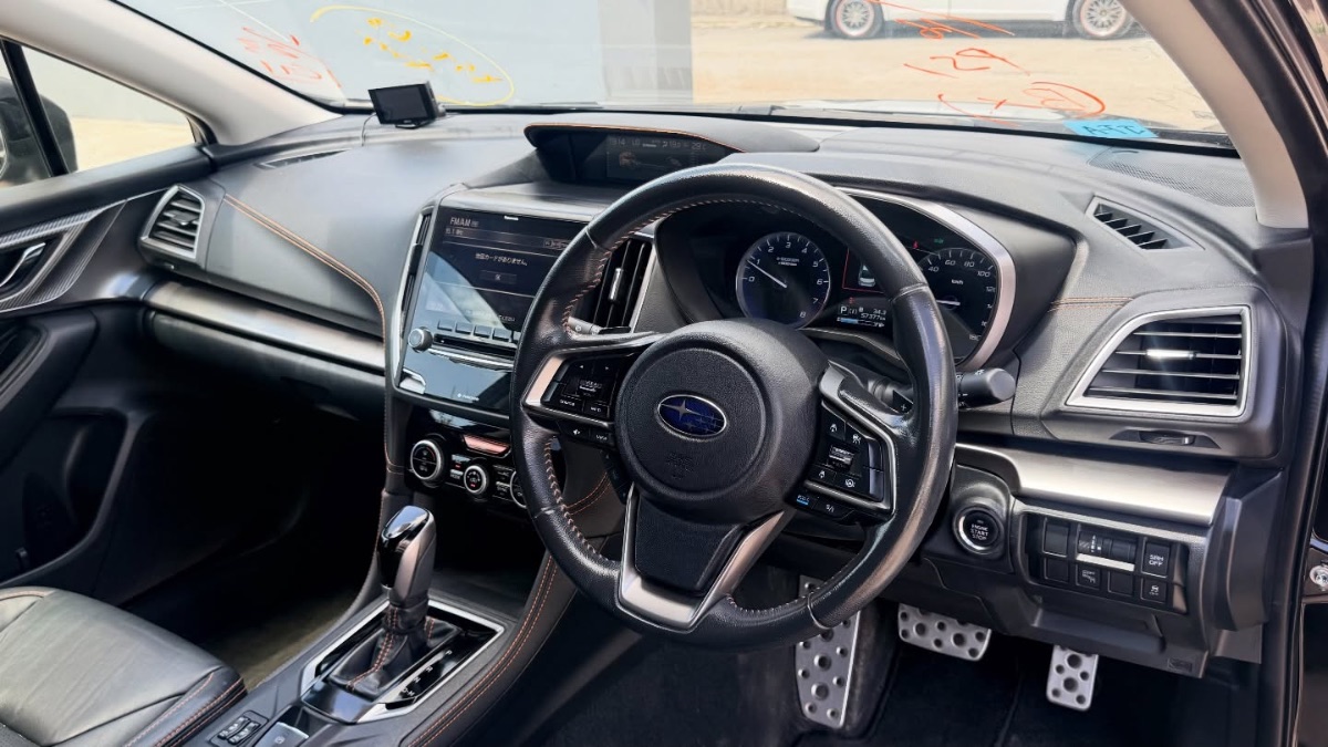 2020 Subaru XV Hybrid Advanced package photo 2