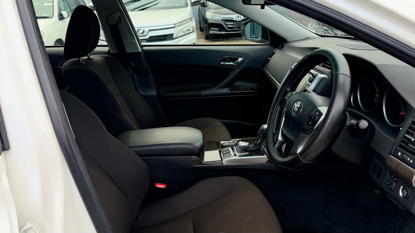 2016 Toyota Mark X Relax Edition photo 4