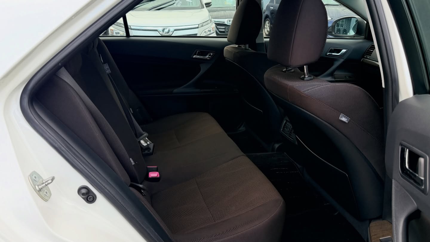 2016 Toyota Mark X Relax Edition photo 5