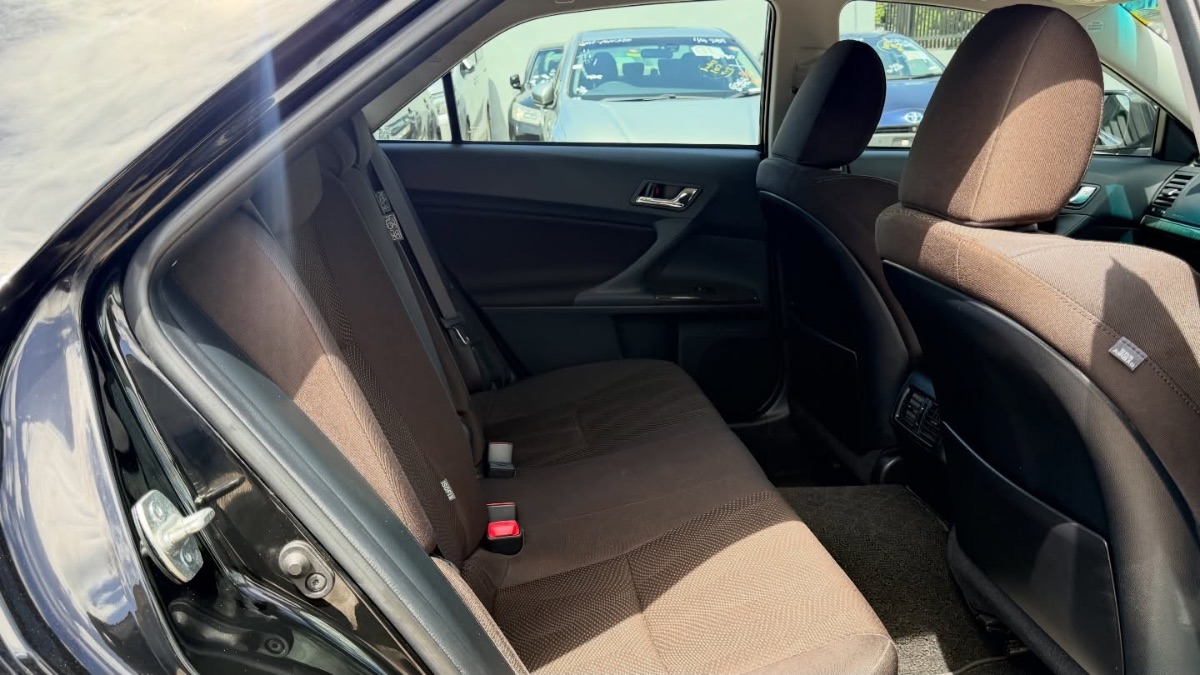 2016 Toyota Mark x photo 4