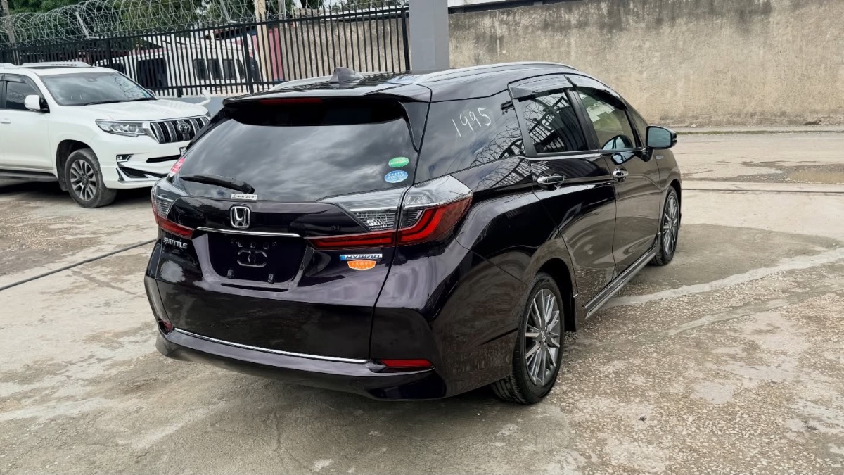 2020 Honda Fit Shuttle Z pkg photo 2