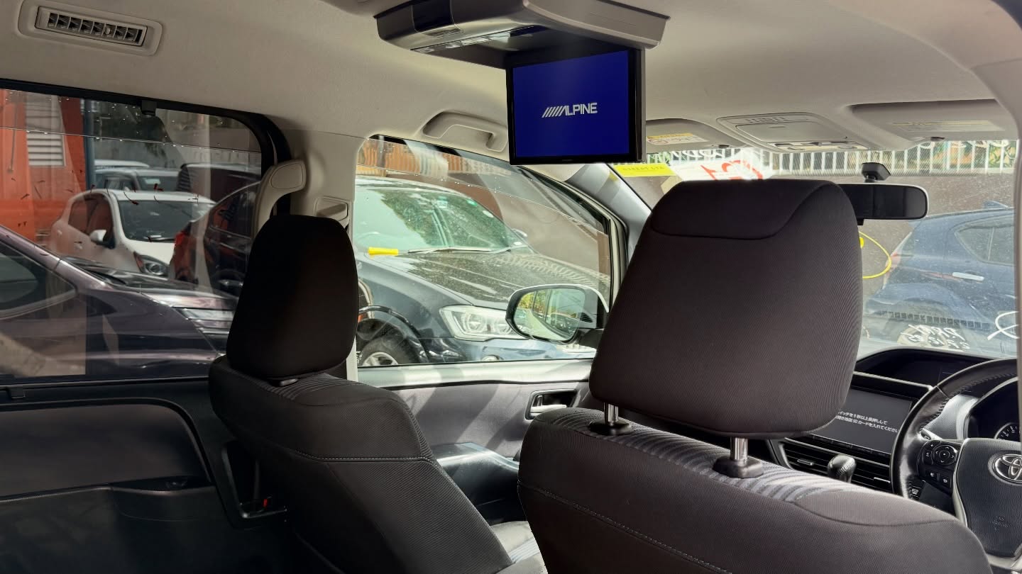 2015 Toyota Noah SI photo 4