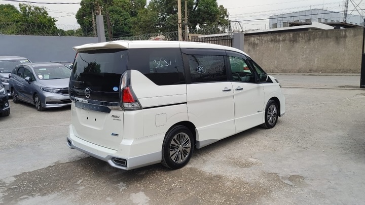 2017 Nissan Serena Rider S photo 2