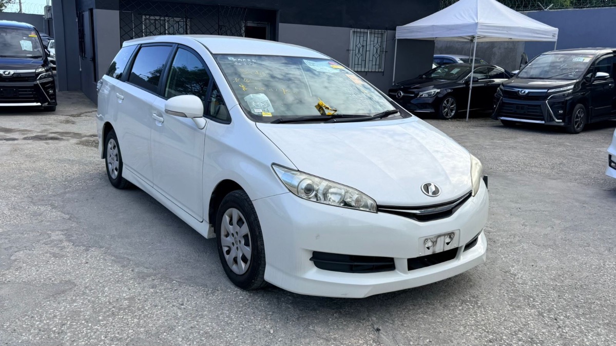 2017 Toyota wish photo 1