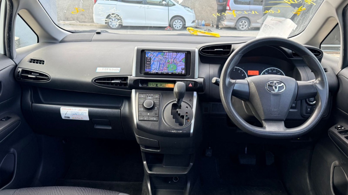 2017 Toyota wish photo 4