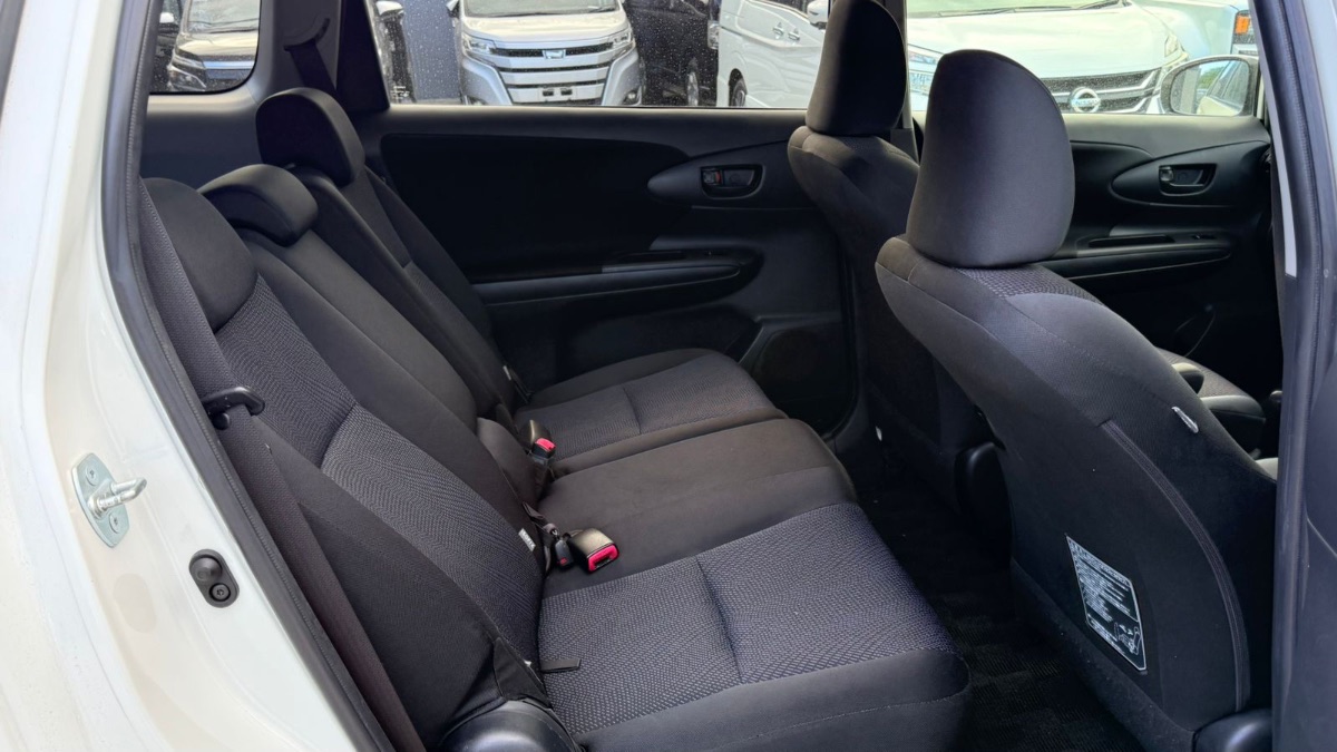 2017 Toyota wish photo 5