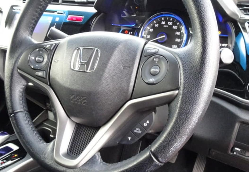 2017 Honda grace photo 5