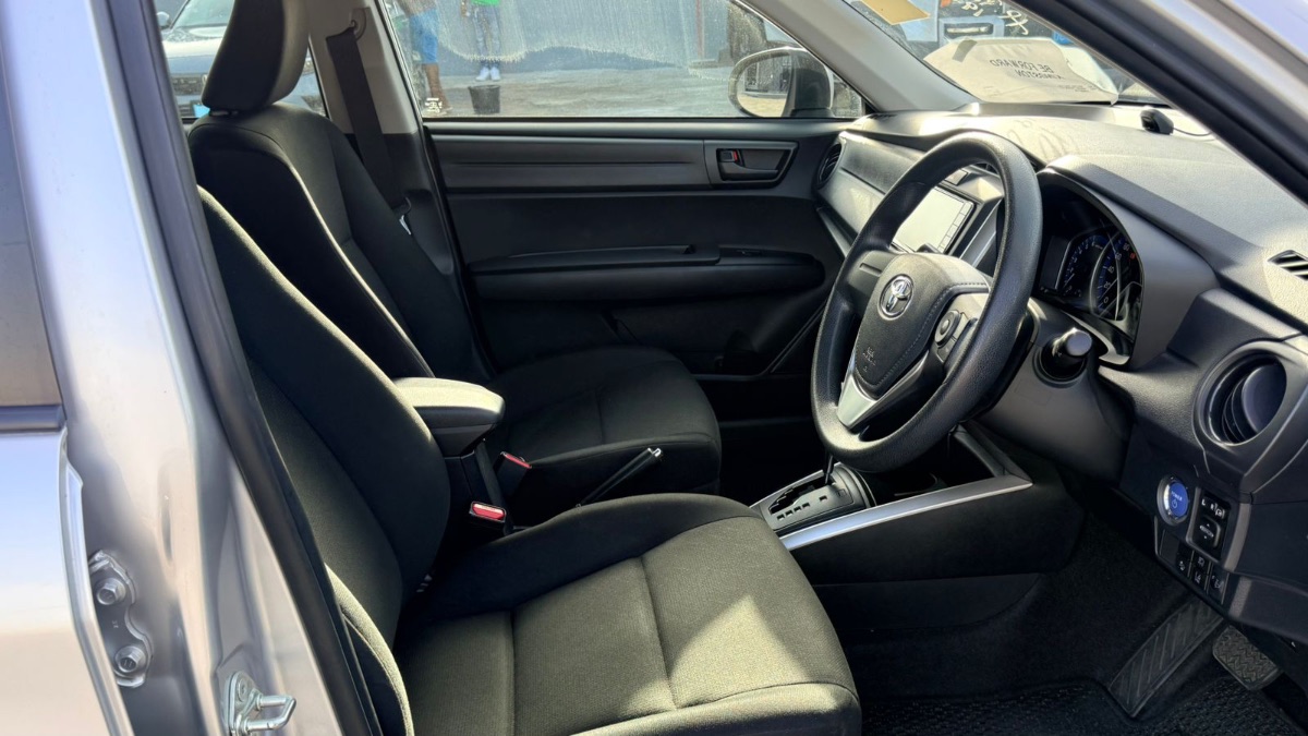 2021 Toyota Fielder photo 3
