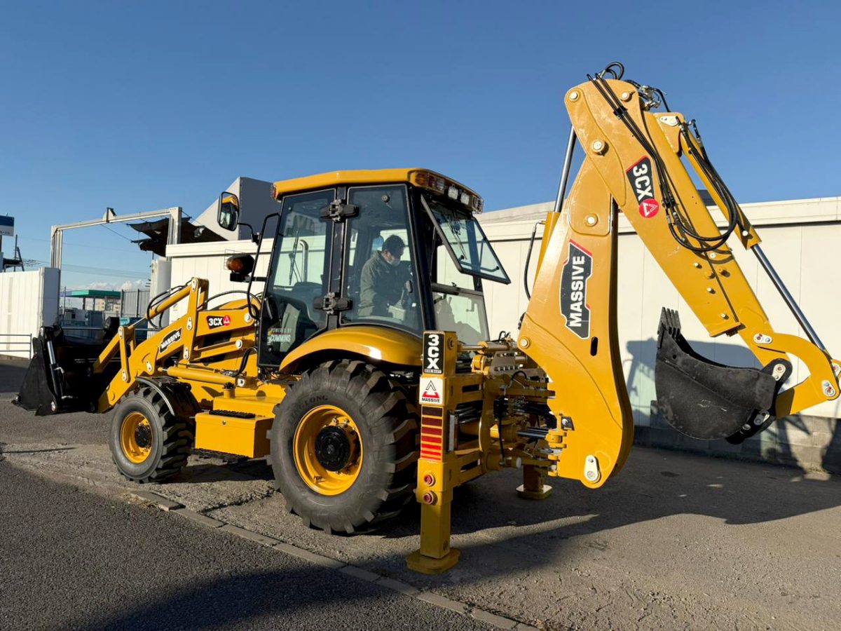 Massive Backhoe Loader for sale in Jamaica photo 3