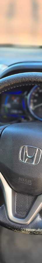 2015 Honda grace photo 2