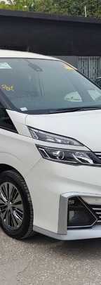2017 Nissan Serena Rider S photo 1